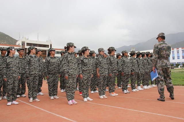 2013级教育系军训