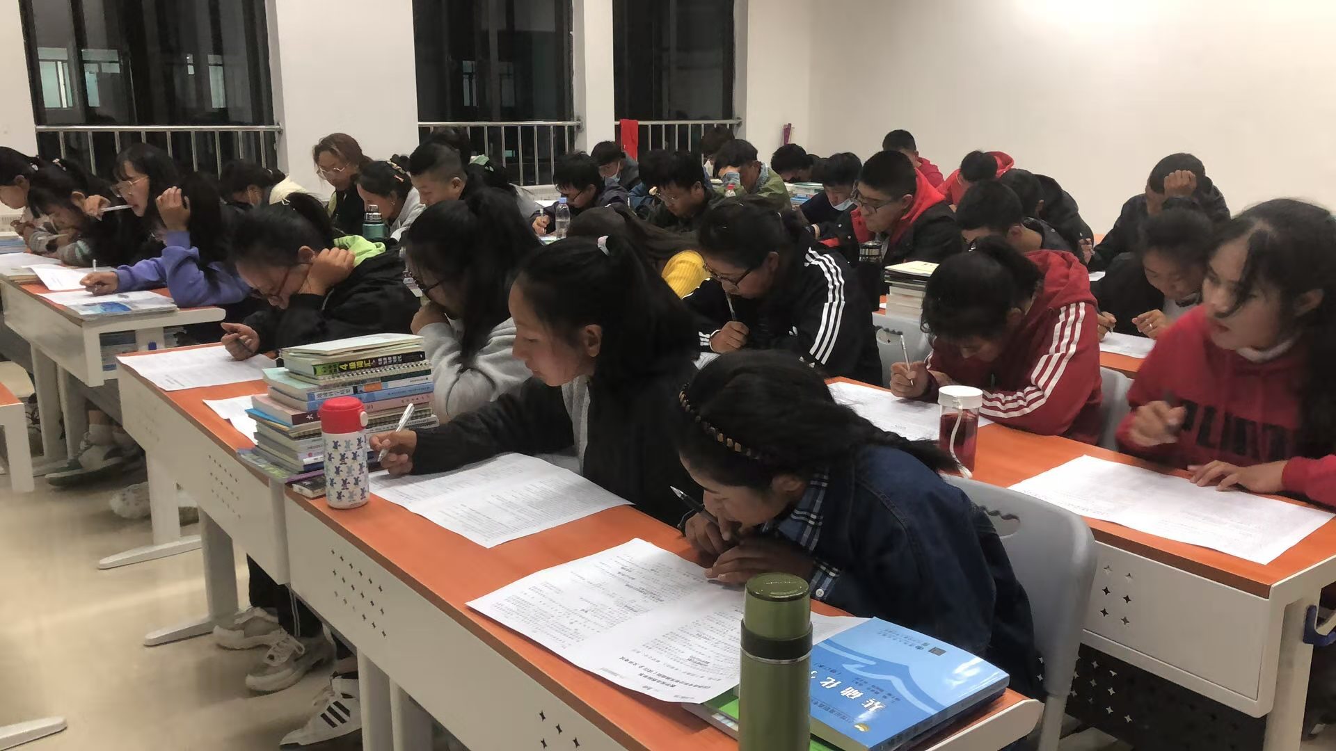 数科系组织实施2019级、2020级学分制文件考试