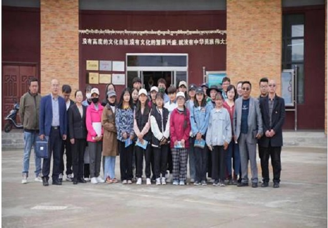 拉萨师专与西藏文化旅游创意园区管委会大学生实习实践基地挂牌仪式顺利举行