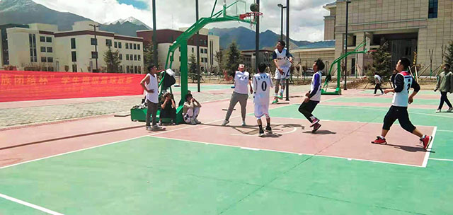 信息技术系“民族团结杯”学生篮球联赛