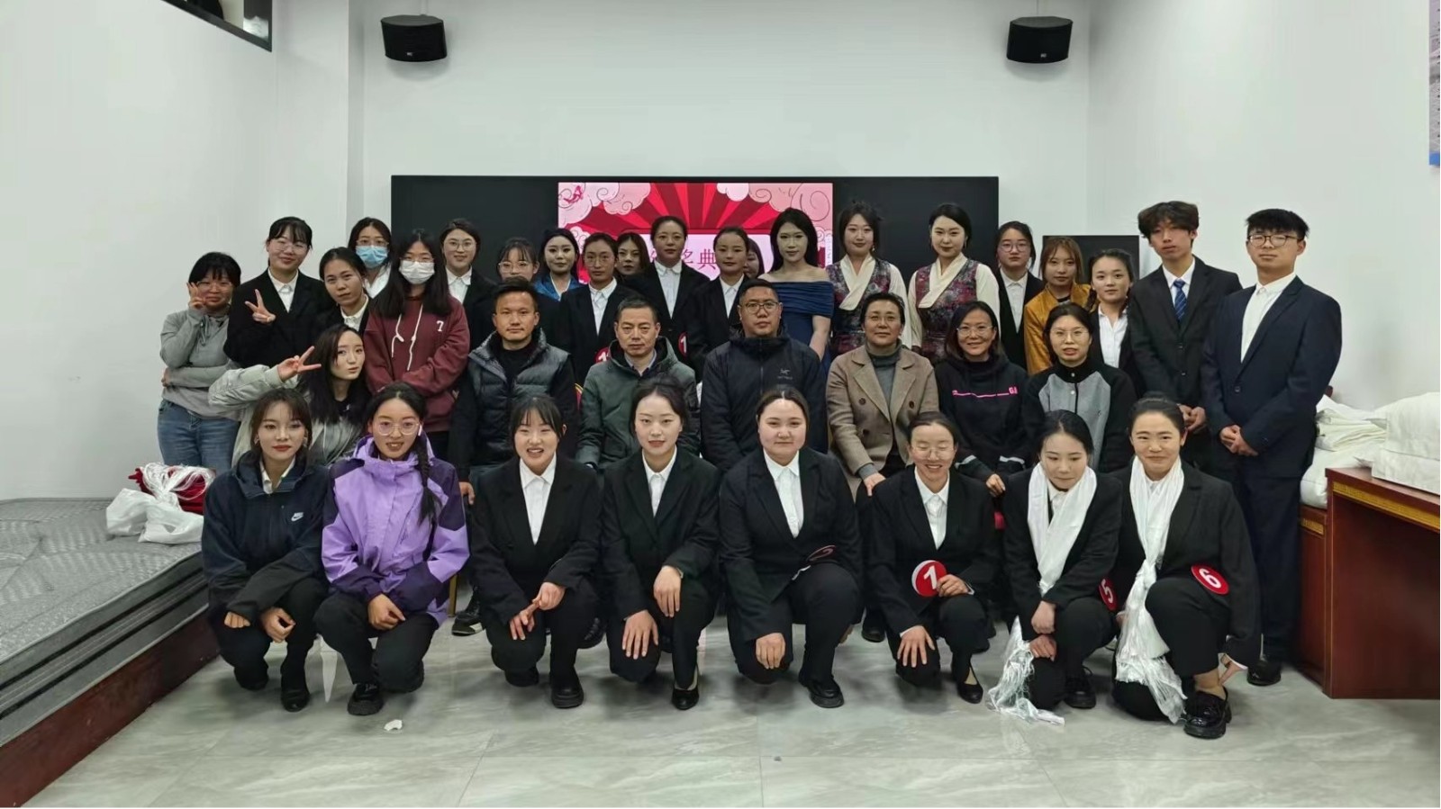 1712110268875140.jpg 1712110268875140.jpg