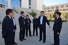 西藏自治区党委常务副书记郝鹏视察拉萨师专