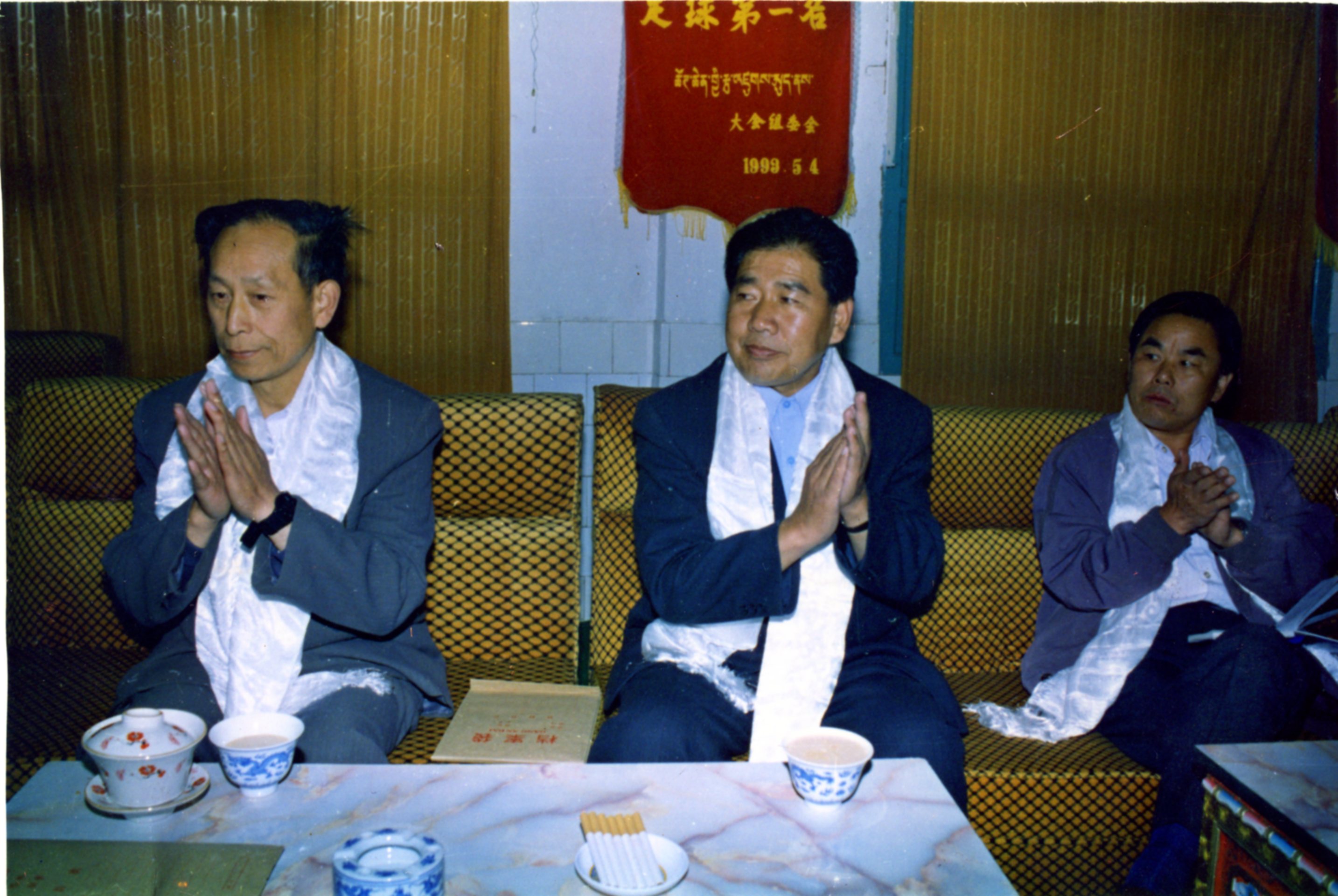 自治区政府副主席洛桑顿珠，原自治区教委副主任邹开华、刘清慧莅临我校检查