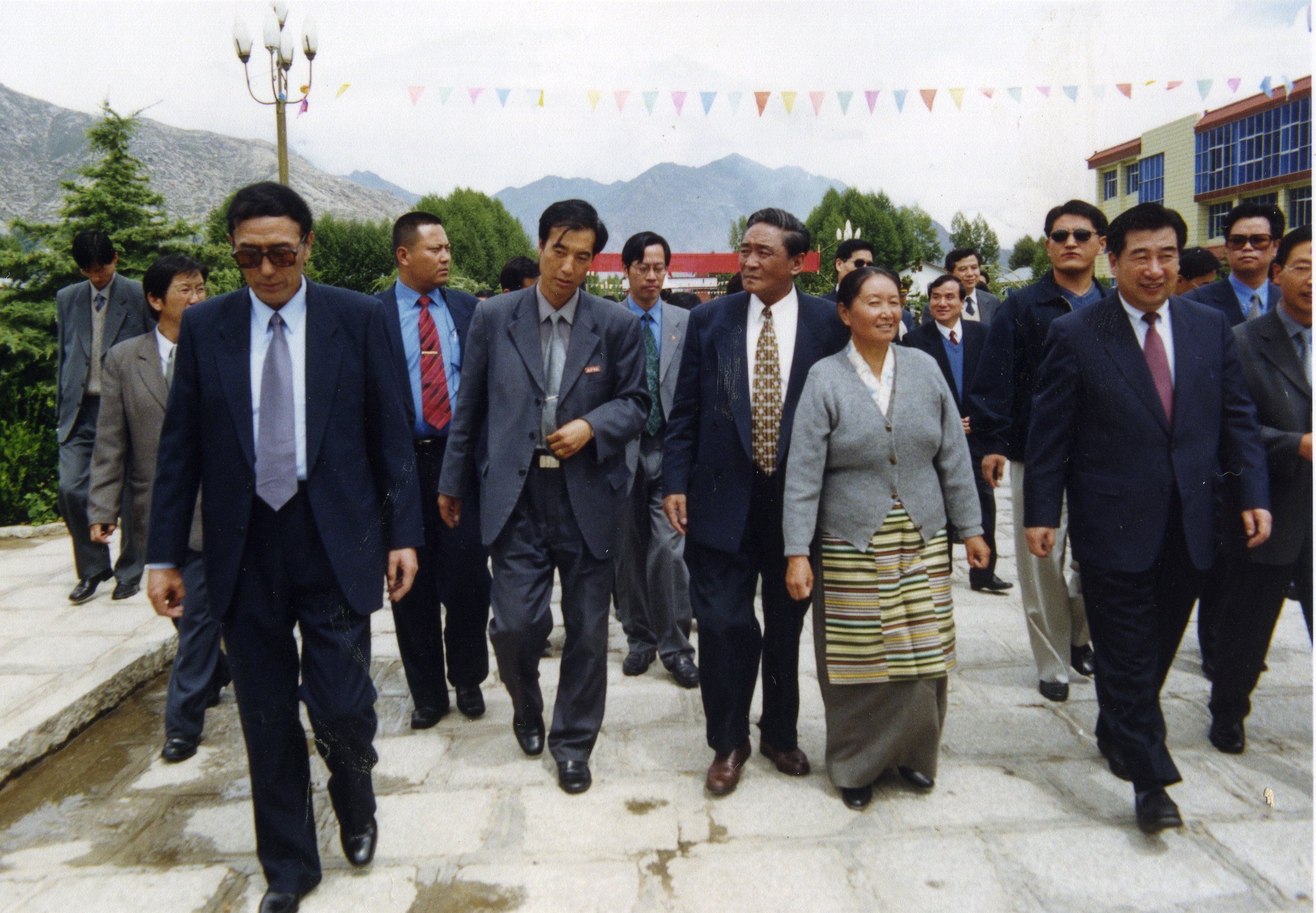 国务院副总理回良玉来我校视察指导